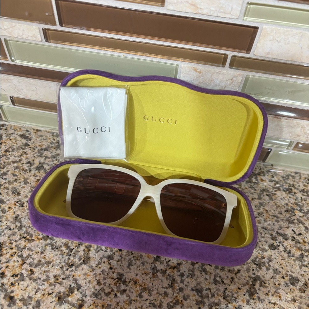 Women’s Authentic Gucci Sunglasses